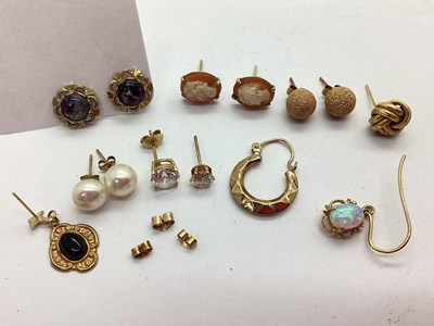 Lot 157 - A Pair of Dainty Blue John Inset Stud Earrings,...