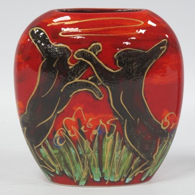 Lot 1179 - Anita Harris Boxing Hares Purse Vase, H12cm,...
