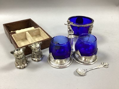 Lot 10 - Novelty Vintage Cat Salt and Pepper, each...