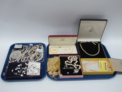Lot 1257 - A Collection of Freshwater and Imitation Pearl...
