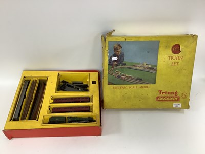 Lot 723 - A Triang TT TCX train set (incomplete) with...