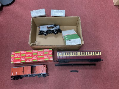 Lot 328 - Six 'G' Gauge/10mm Items of Rolling Stock,...