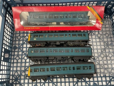 Lot 525 - A Hornby 00 gauge four-car Diesel Multiple...