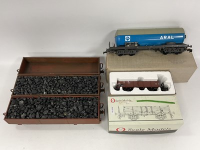 Lot 542 - Five 'O' Gauge/7mm Items of Rolling Stock,...