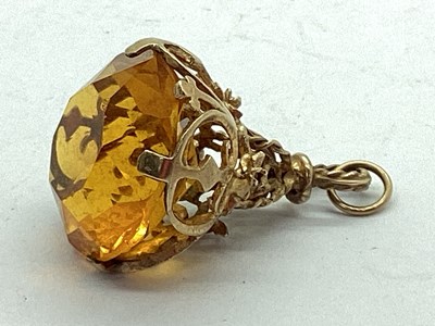 Lot 140 - A 9ct Gold Large Single Stone Pendant, of...