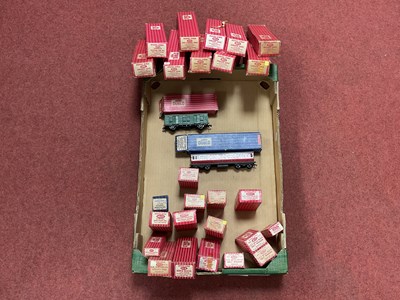 Lot 414 - Approximately twenty-three boxed items of...