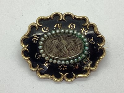 Lot 138 - An Antique Hair Work Mourning Brooch, 'In...
