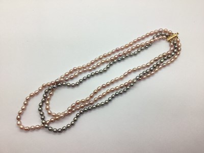 Lot 118 - A Modern Three Row Coloured Fresh Water Pearl...
