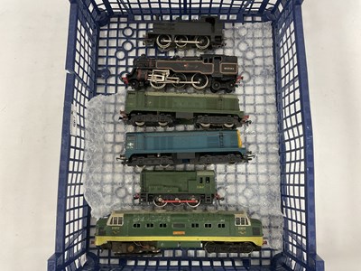 Lot 667 - Six Hornby-Dublo and Wrenn 00 gauge...