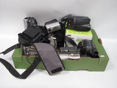 Lot 1009 - Camcorders; Sharp 8 Viewcam with accessories,...