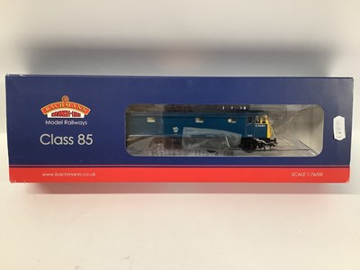 Lot 932 - A Bachmann 'OO' Gauge/4mm Ref No 31-677 Type...