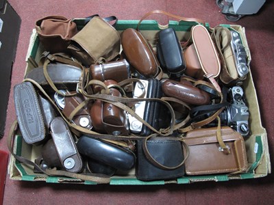 Lot 1042 - Cameras; Pentax ME Super with 28-55mm...