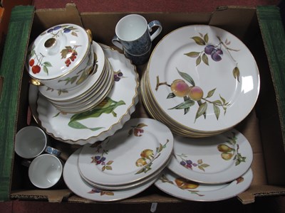 Lot 1077 - Royal Worcester Evesham Dinner Plates, side...