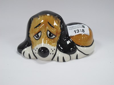 Lot 1318 - Lorna Bailey - Dozey the Dog, 14cm long.