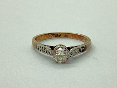 Lot 60 - A Single Stone Diamond Ring, the brilliant cut...