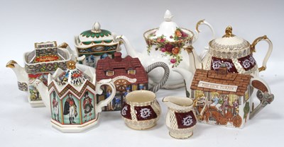 Lot 1172 - Teapots - 'Royal Albert Old Country Roses',...