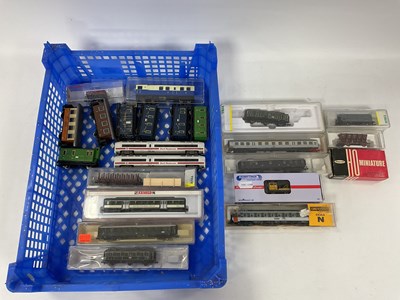 Lot 503 - Twenty Three 'N' Gauge/2mm Items of...