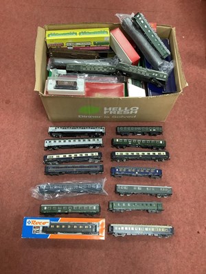 Lot 364 - Fifty 'HO' Gauge Continental Outline Coaches,...