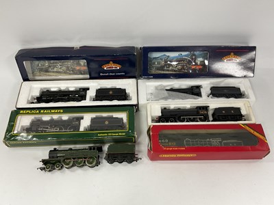 Lot 517 - Five 00 gauge LNER 4-6-0 locomotives: two...
