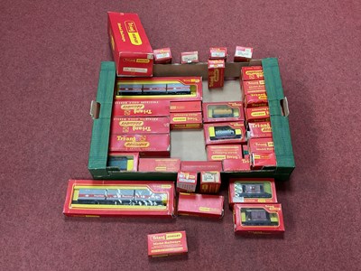 Lot 417 - Approximately thirty-eight boxed Triang and...
