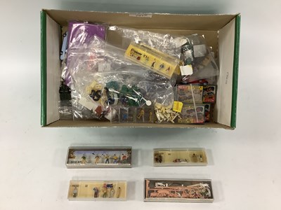 Lot 761 - A quantity of 00/HO small accessories...