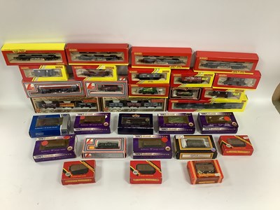 Lot 386 - Approximately thirty boxed 00 gauge wagons by...