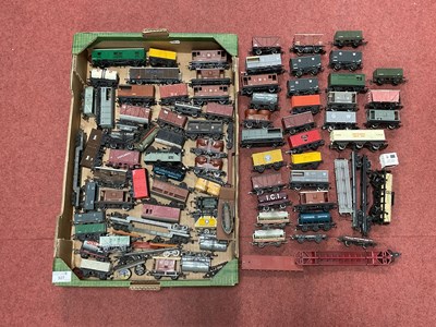 Lot 327 - Approximately eighty-five steam era 00 gauge...
