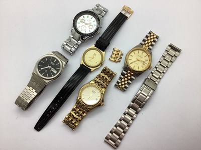 Lot 221 - A Seiko Quartz Gent's Wristwatch, (6923-8020)...