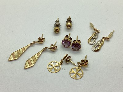 Lot 102A - A Small Selection of "375" and Other Earrings,...