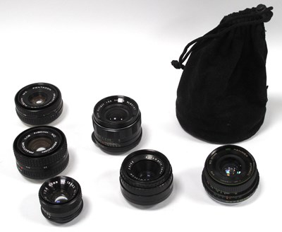 Lot 1322 - Camera Lenses; Pentacon Prakticar MC 50mm...