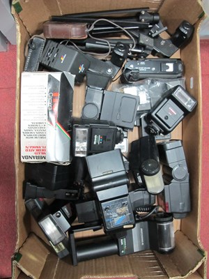 Lot 1043 - A quantity of camera accessories to include...