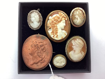 Lot 150 - A Collection of Antique and Later Oval Cameo...