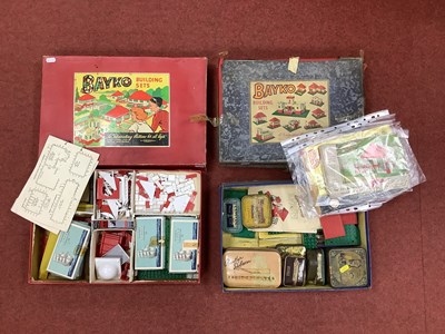 Lot 832 - A quantity of both pre and post war Bayko...