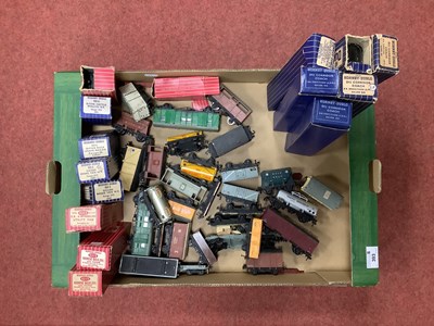 Lot 393 - Approximately forty four items of Hornby-Dublo...