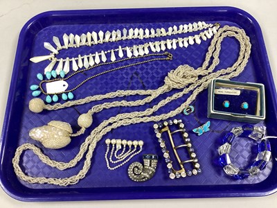 Lot 199 - Vintage and Later Costume Jewellery, including...