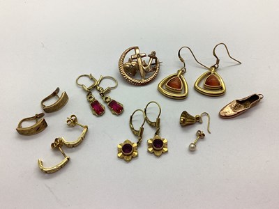 Lot 104 - Vintage and Later Earrings, antique...