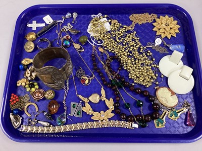 Lot 208 - Vintage and Later Costume Jewellery, including...