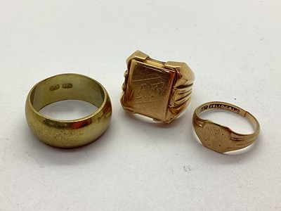 Lot 58 - A Signet Style Ring, initialled (feint)...