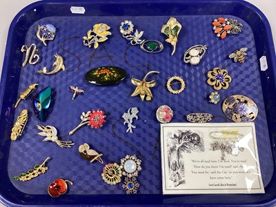 Lot 211 - A Collection of Costume Brooches, including...
