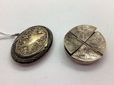 Lot 27 - A Small Decorative Oval Compact, detailed in...