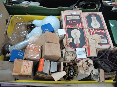 Lot 1089 - A collection of valve/ projection bulbs to...