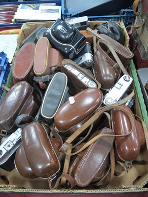 Lot 1418 - Cameras; Vintage 35mm to include Canonet with...