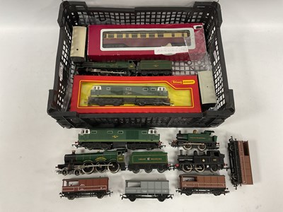 Lot 673 - A Collection of 00 Gauge GWR/Western Region...