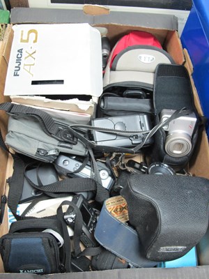 Lot 1005 - Cameras - Yashica Electro 35, Canon ESO 1000...