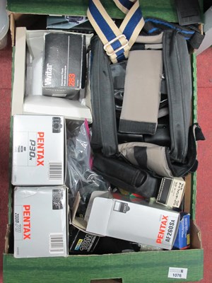 Lot 1076 - Cameras - Pentax Zoom 70, P3ON, Olympus OM-10,...