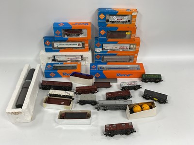 Lot 331 - Twenty-Five Roco 'HO' Gauge Continental...