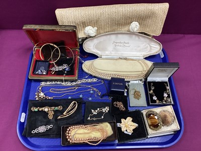 Lot 202 - A Collection of Costume Jewellery, to include...