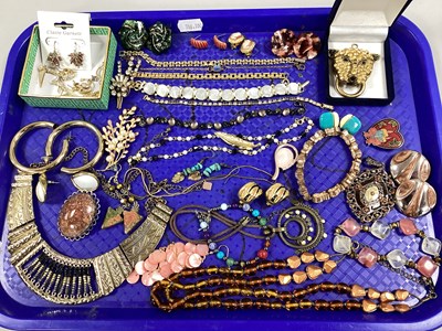 Lot 231 - A Collection of Modern Costume Jewellery, to...
