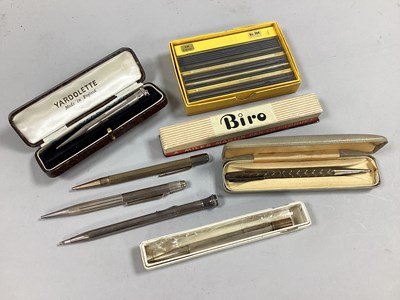 Lot 259 - A Vintage Lady Yard O Lette Pencil, stamped...