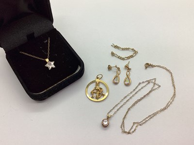 Lot 40 - A 9ct Gold Openwork Pendant, of circular form,...